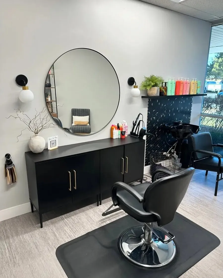 Layton salon studio