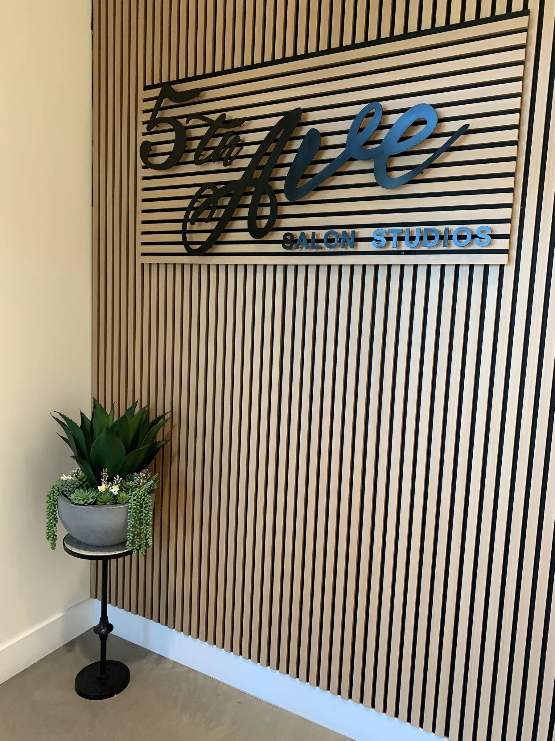 5th Ave Salon Studios Riverdale entrance